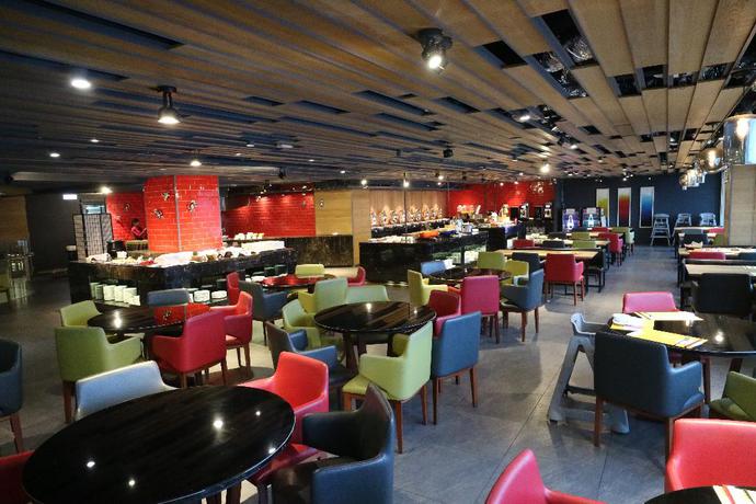 Imagen del bar/restaurante del Hotel Inhouse Hotel Yehliu. Foto 16