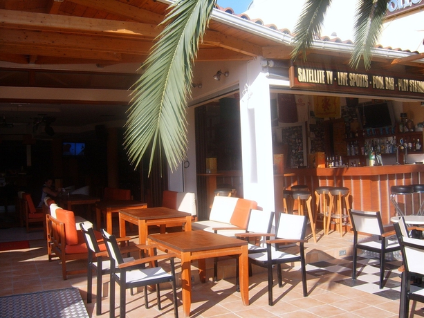 Imagen de los interiores del Hotel Iniohos Zante and Suites. Foto 8