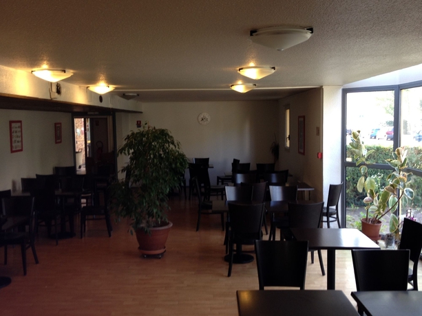 Imagen del bar/restaurante del Hotel Initial By Balladins Torcy/marne La Vallée. Foto 5