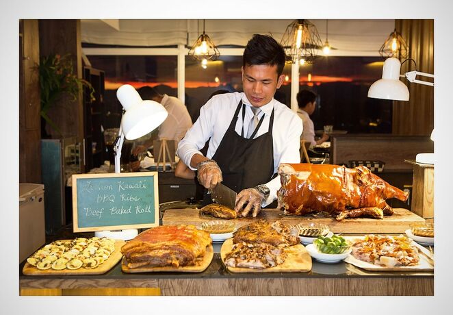 Imagen del bar/restaurante del Hotel Injap Tower. Foto 16
