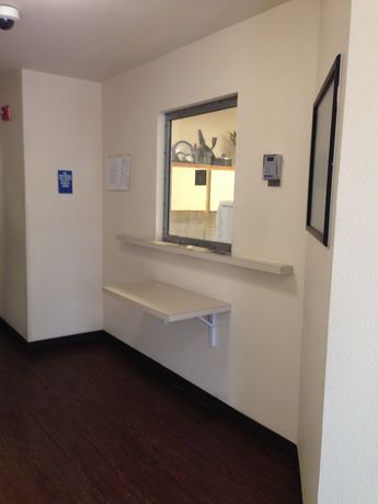 Imagen de los interiores del Hotel Inland Suites Lamar Street. Foto 20