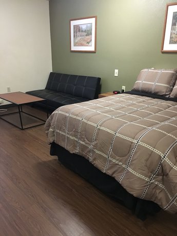 Imagen de la habitación del Hotel Inland Suites Lamar Street. Foto 5