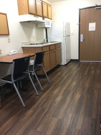 Imagen de la habitación del Hotel Inland Suites Lamar Street. Foto 8