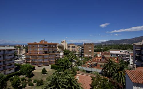 Imagen de la habitación del Hotel Inmosantos Apartaments Nuria. Foto 6