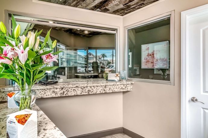 Imagen de los interiores del Hotel Inn At 50 At Long Beach Convention Center. Foto 18