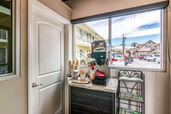 Imagen de los interiores del Hotel Inn At 50 At Long Beach Convention Center. Foto 19