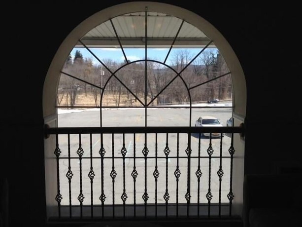 Imagen de los exteriores del Hotel Inn At Arbor Ridge and Conference Center. Foto 9