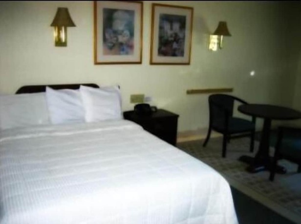Imagen de la habitación del Hotel Inn At Arbor Ridge and Conference Center. Foto 5