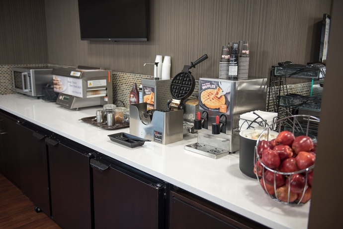 Imagen del bar/restaurante del Hotel Inn At Chocolate Ave, Surestay Collection By Best Western. Foto 5