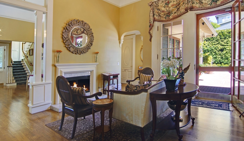 Imagen de los interiores del Hotel Inn At Depot Hill. Foto 19