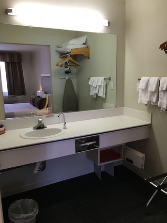 Imagen de la habitación del Hotel Inn At Golden Gate. Foto 12