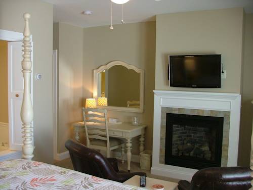Imagen de la habitación del Hotel Inn At Harbor Hill Marina. Foto 2