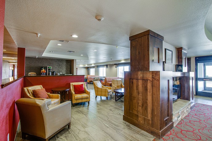 Imagen de los interiores del Hotel Inn At Hunters Run. Foto 18