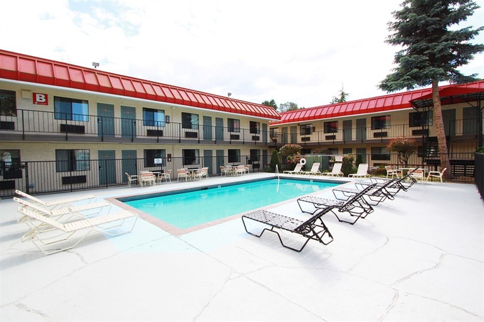 Imagen de la piscina del Hotel Inn At Lake Washington. Foto 16