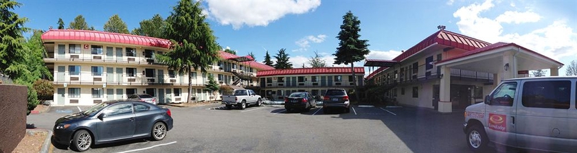 Imagen de los exteriores del Hotel Inn At Lake Washington. Foto 11