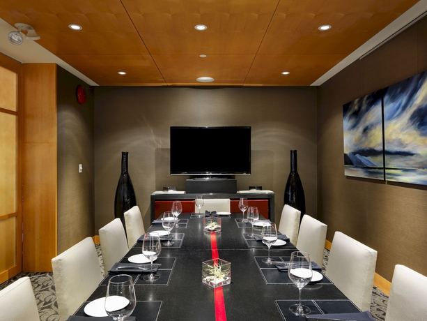 Imagen de los interiores del Hotel Inn At Laurel Point. Foto 11