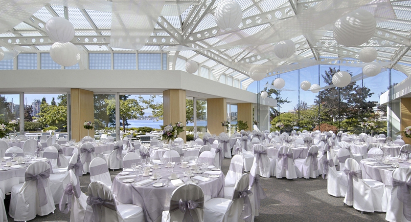 Imagen de los interiores del Hotel Inn At Laurel Point. Foto 13