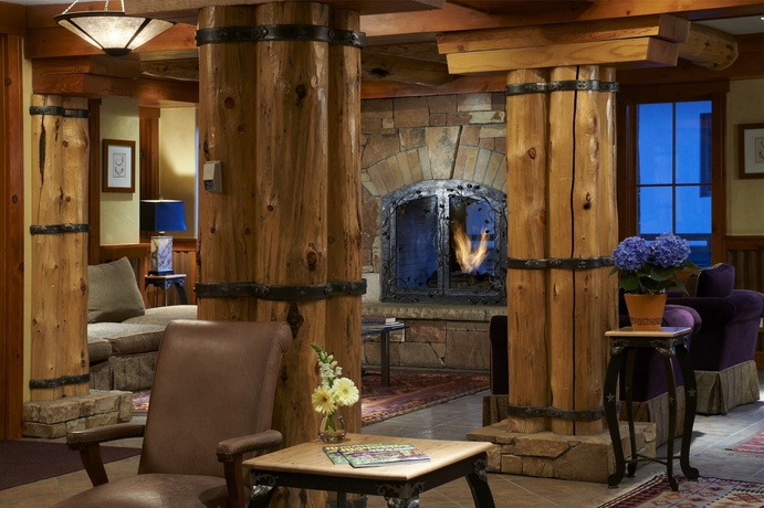 Imagen de los interiores del Hotel Inn At Lost Creek. Foto 19