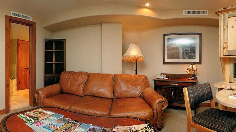 Imagen de la habitación del Hotel Inn At Lost Creek. Foto 13