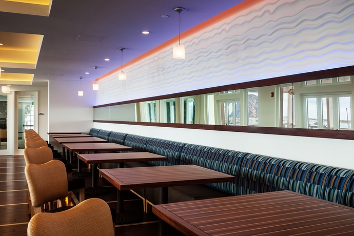 Imagen del bar/restaurante del Hotel Inn At Morro Bay. Foto 2