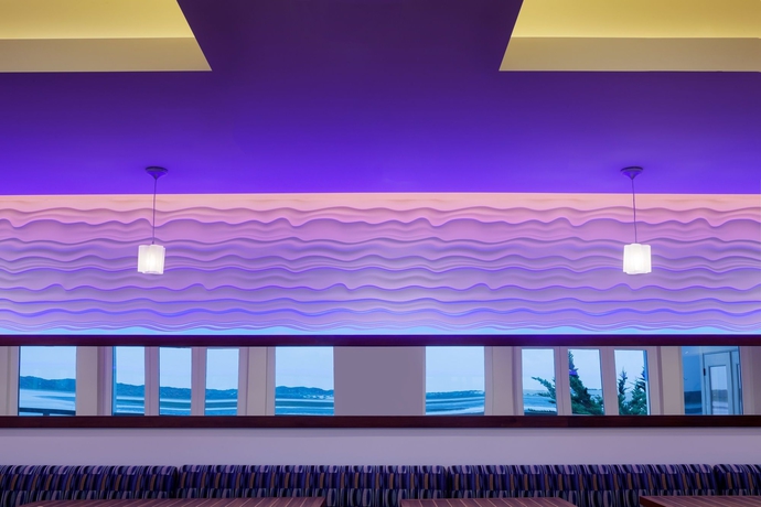 Imagen del bar/restaurante del Hotel Inn At Morro Bay. Foto 3