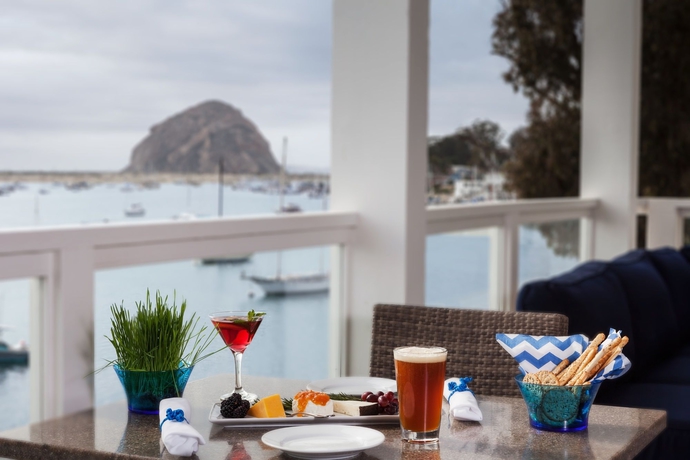 Imagen del bar/restaurante del Hotel Inn At Morro Bay. Foto 4