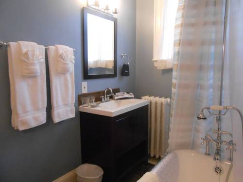 Imagen de la habitación del Hotel Inn At The Agora. Foto 1