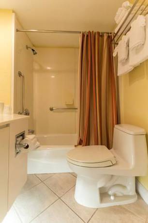 Imagen de la habitación del Hotel Inn At The Beach. Foto 16