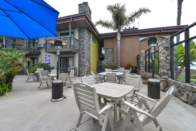 Imagen de los exteriores del Hotel Inn At The Cove. Foto 5