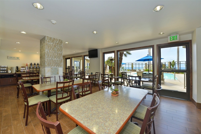 Imagen del bar/restaurante del Hotel Inn At The Cove. Foto 2