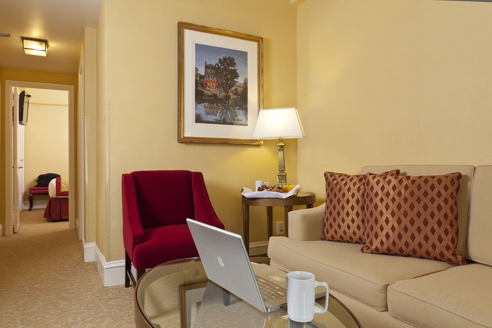 Imagen de los interiores del Hotel Inn At Union Square. Foto 12