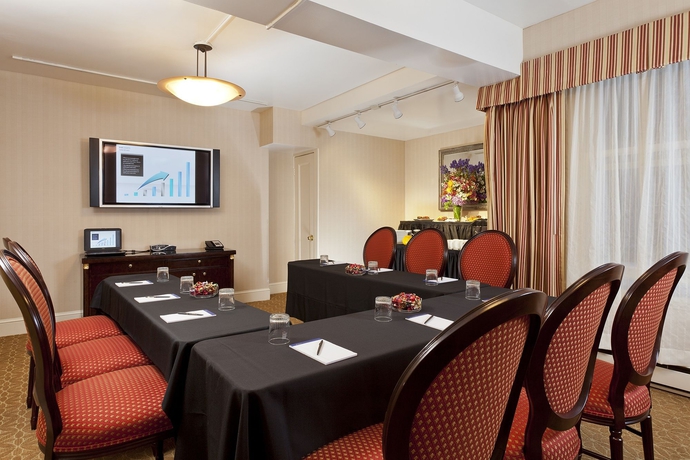 Imagen de los interiores del Hotel Inn At Union Square. Foto 15