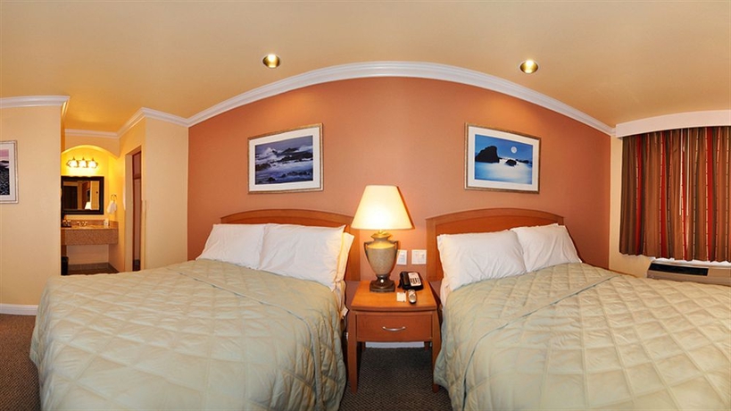 Imagen de la habitación del Hotel Inn By The Coliseum. Foto 5