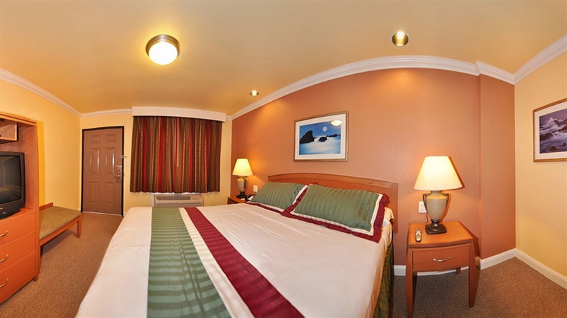 Imagen de la habitación del Hotel Inn By The Coliseum. Foto 6