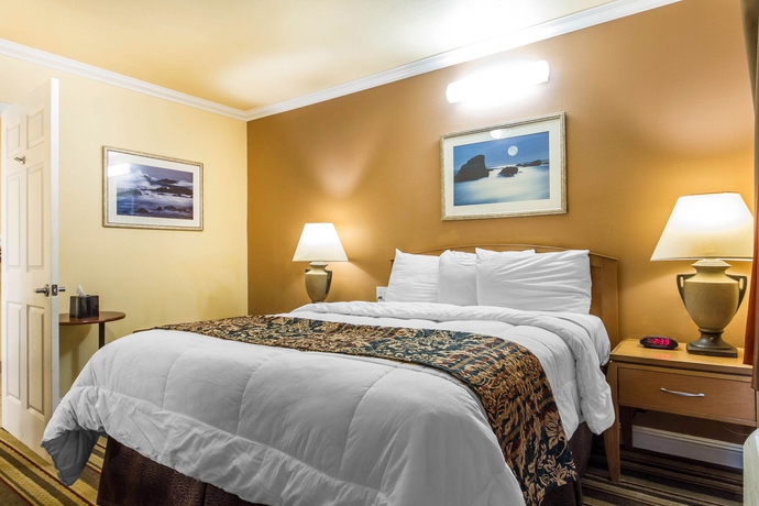 Imagen de la habitación del Hotel Inn By The Coliseum. Foto 10