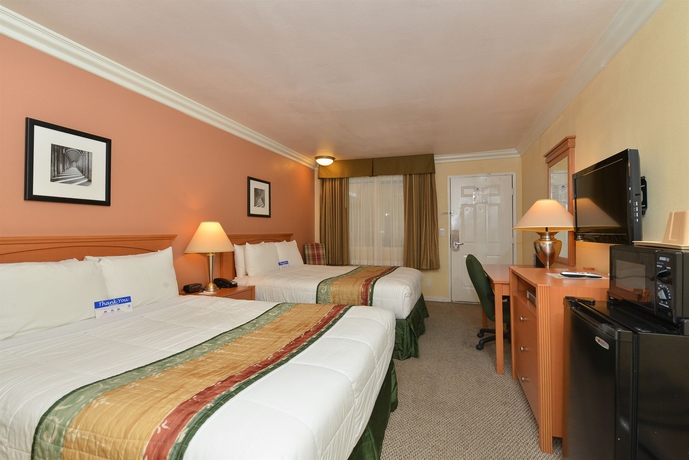 Imagen de la habitación del Hotel Inn By The Sfo. Foto 10