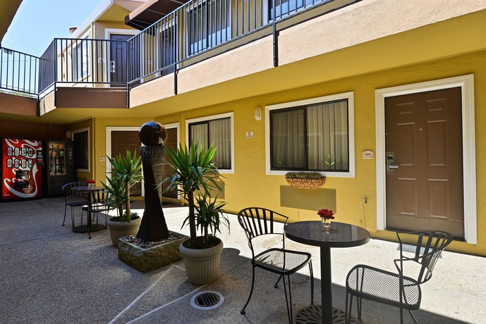Imagen general del Hotel Inn By The Sfo. Foto 2