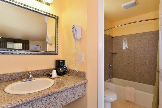 Imagen de la habitación del Hotel Inn By The Sfo. Foto 11
