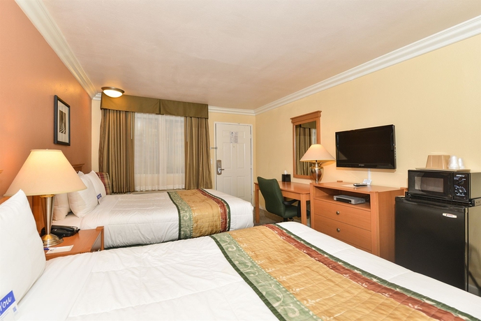 Imagen de la habitación del Hotel Inn By The Sfo. Foto 12