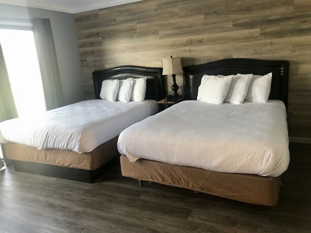 Imagen de la habitación del Hotel Inn By the Bay Monterey. Foto 19