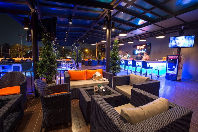 Imagen del bar/restaurante del Hotel Inn Come Chiangrai. Foto 4