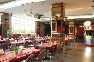 Imagen del bar/restaurante del Hotel Inn Come Suite Bangkok. Foto 2