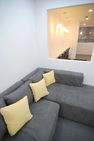 Imagen de los interiores del Hotel Inn Cube Ximen. Foto 32