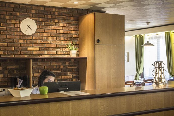 Imagen de los interiores del Hotel Inn Design Bourges Resto Novo. Foto 19