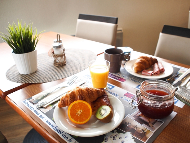 Imagen del bar/restaurante del Hotel Inn Design La Rochelle. Foto 9