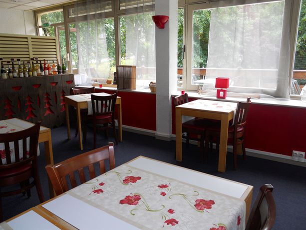 Imagen del bar/restaurante del Hotel Inn Design MoutiersInn Moutiers. Foto 9