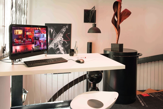 Imagen de los interiores del Hotel Inn Design Paris Place D'italie. Foto 16