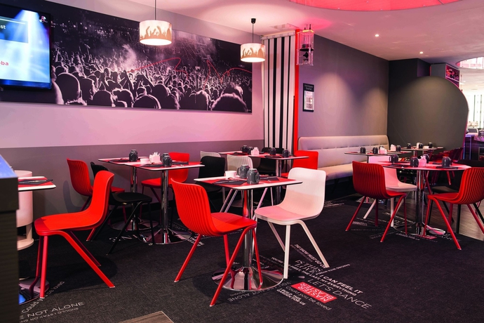 Imagen del bar/restaurante del Hotel Inn Design Paris Place D'italie. Foto 3