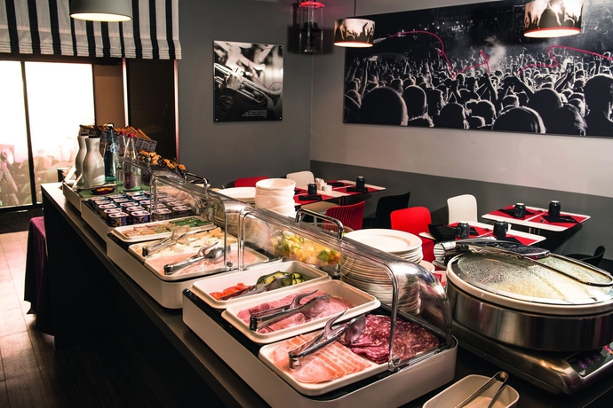 Imagen del bar/restaurante del Hotel Inn Design Paris Place D'italie. Foto 8