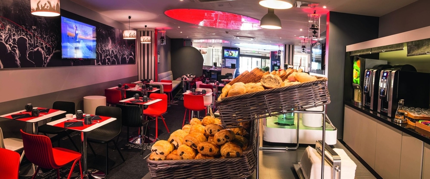 Imagen del bar/restaurante del Hotel Inn Design Paris Place D'italie. Foto 9